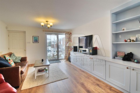 View Full Details for Lomond Avenue, Caversham, Reading