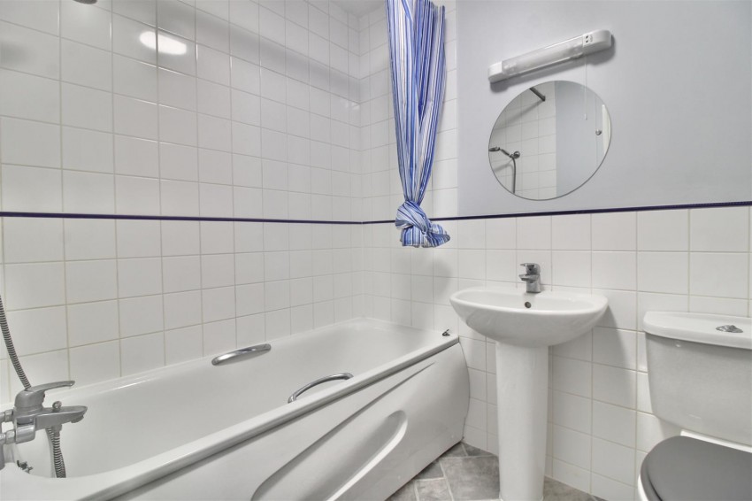 Images for Briants Avenue, Caversham, Reading