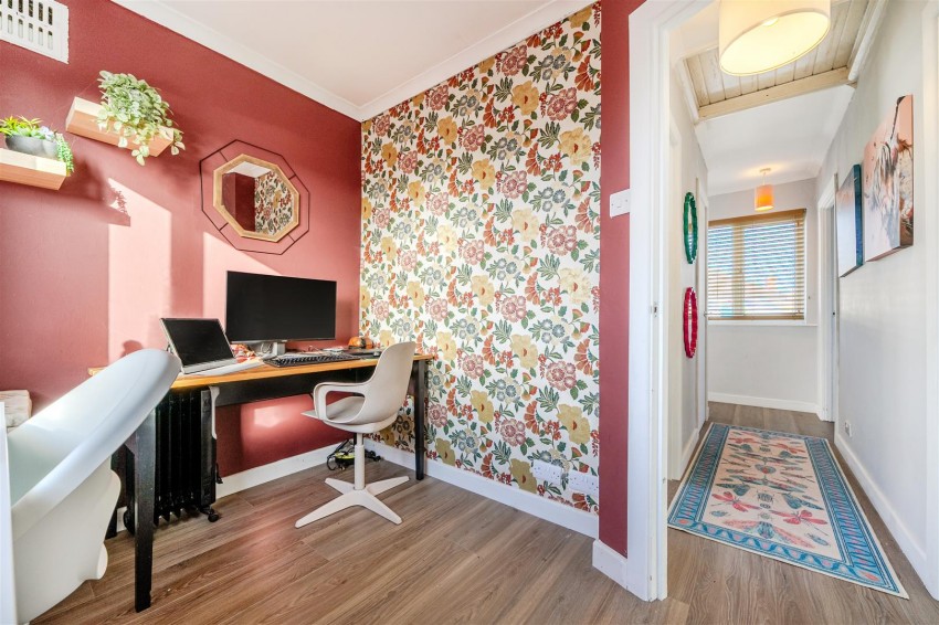 Images for Valentine Crescent, Caversham, Reading