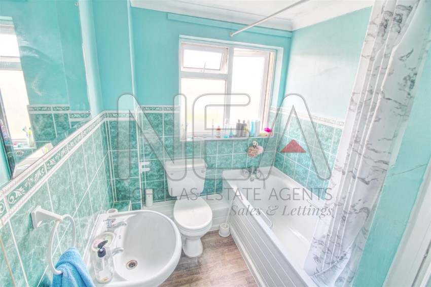 Images for Quantock Avenue, Caversham Park Village, Reading