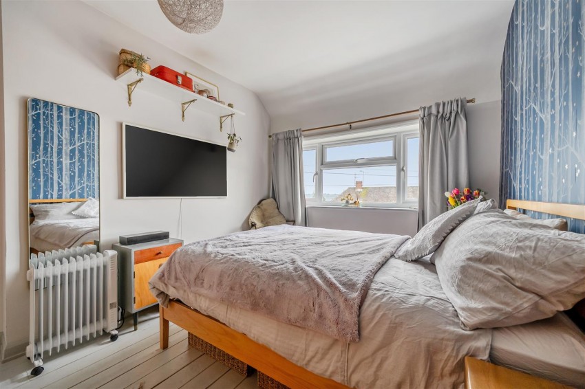 Images for Thirlmere Avenue, Tilehurst, Reading