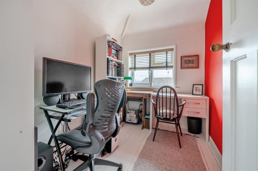 Images for Thirlmere Avenue, Tilehurst, Reading