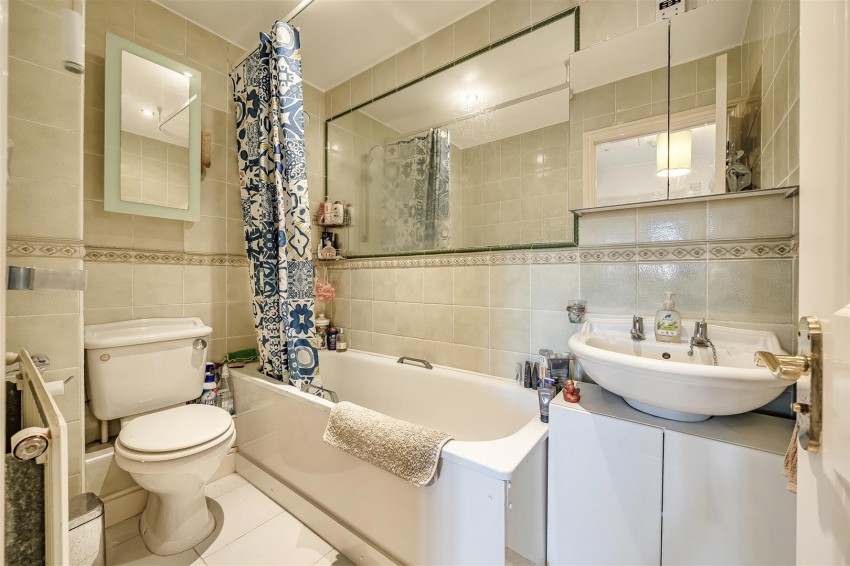 Images for Elliotts Way, Caversham, Reading