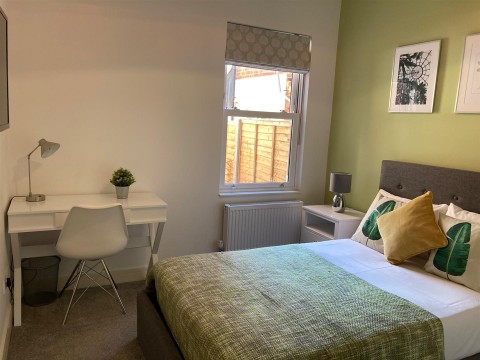 View Full Details for Oxford Road, Reading