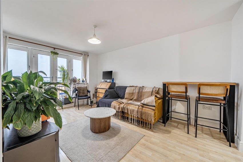 Images for Luscinia View, Napier Road, Reading