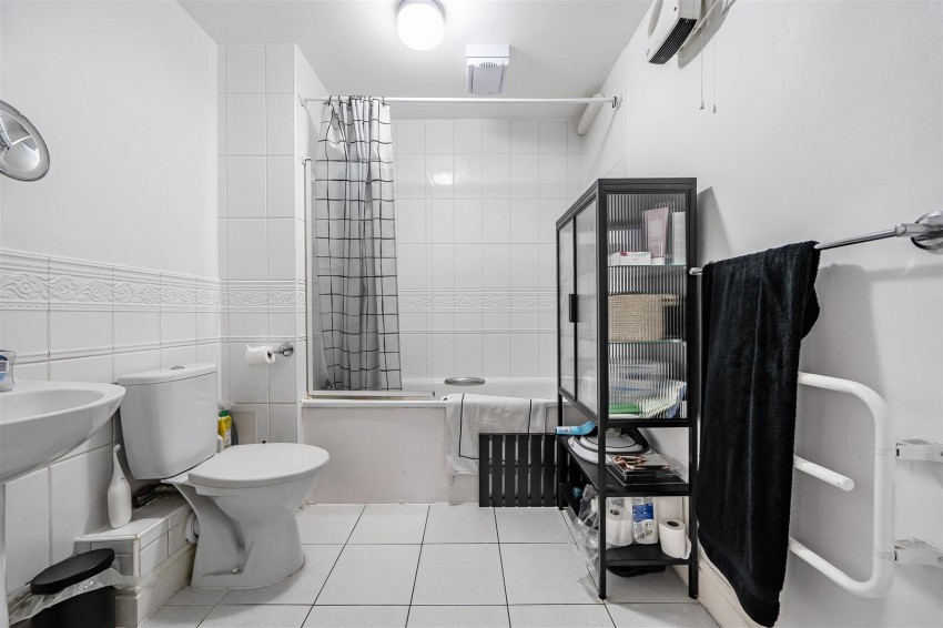 Images for Luscinia View, Napier Road, Reading