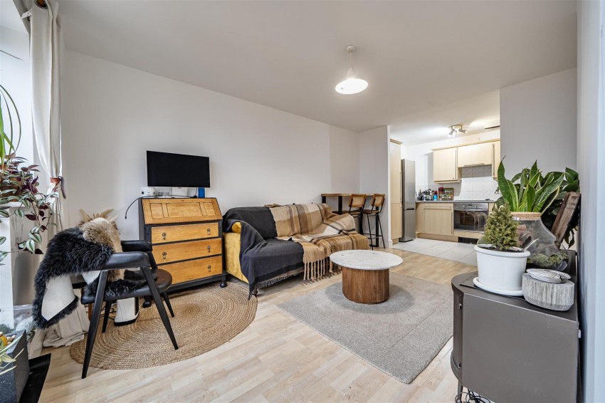 Images for Luscinia View, Napier Road, Reading