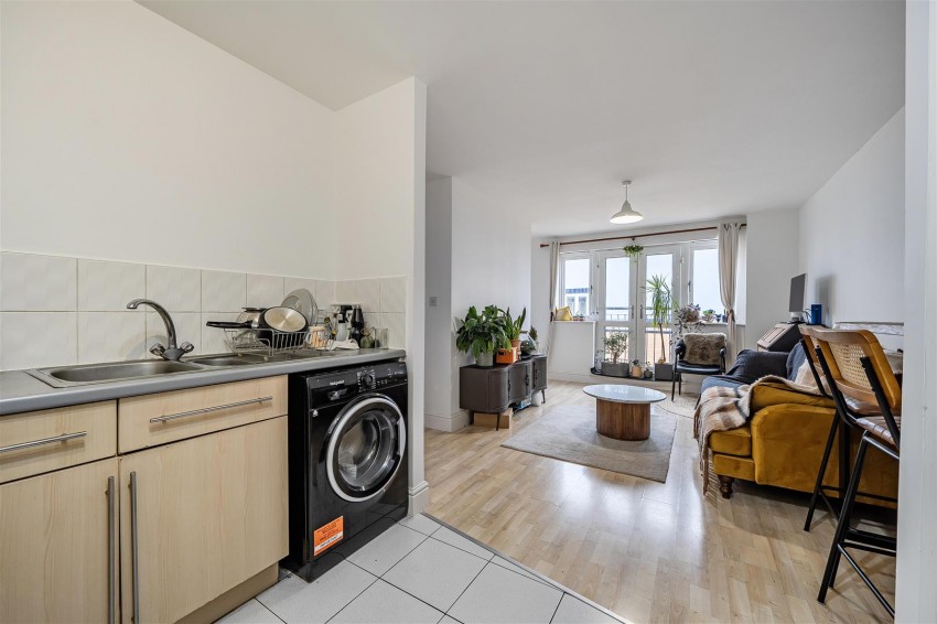 Images for Luscinia View, Napier Road, Reading