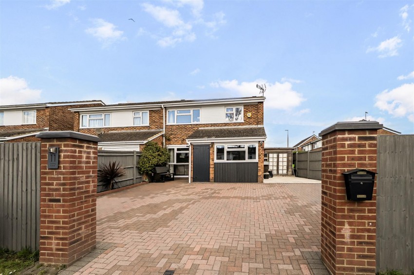 Images for Stirling Close, Caversham, Reading
