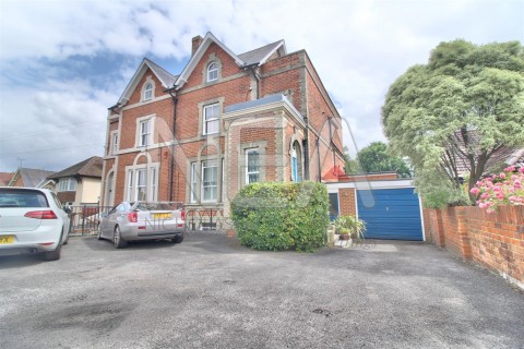 View Full Details for Henley Road, Caversham, Reading