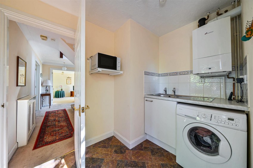 Images for Hunters Chase, Caversham, Reading