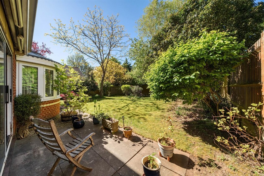 Images for Hunters Chase, Caversham, Reading