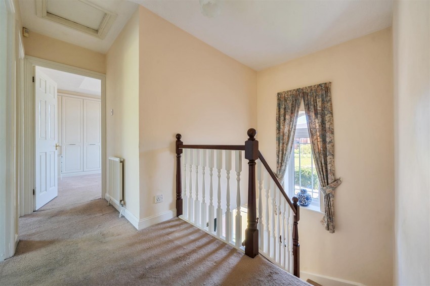 Images for Hunters Chase, Caversham, Reading