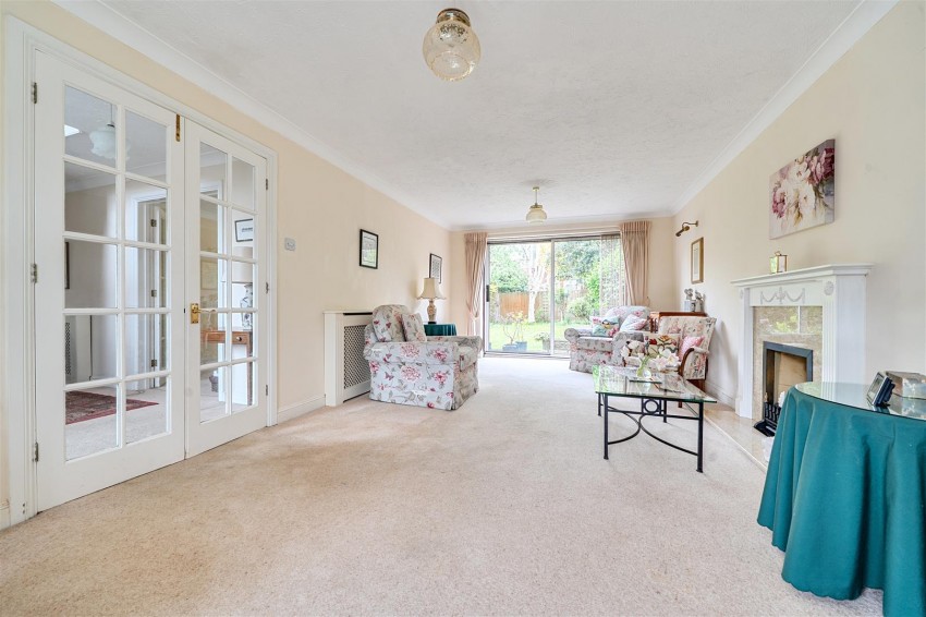 Images for Hunters Chase, Caversham, Reading