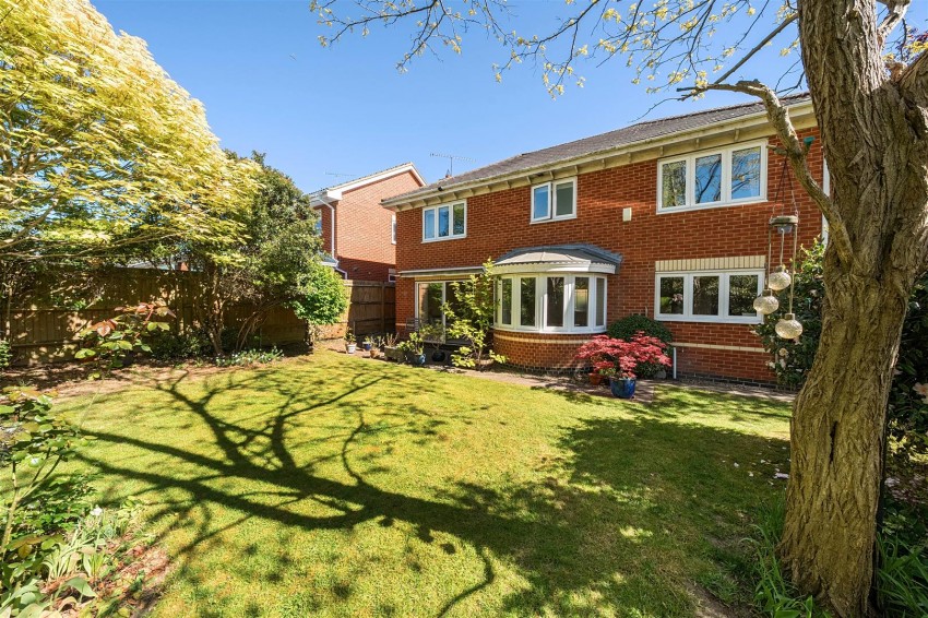 Images for Hunters Chase, Caversham, Reading