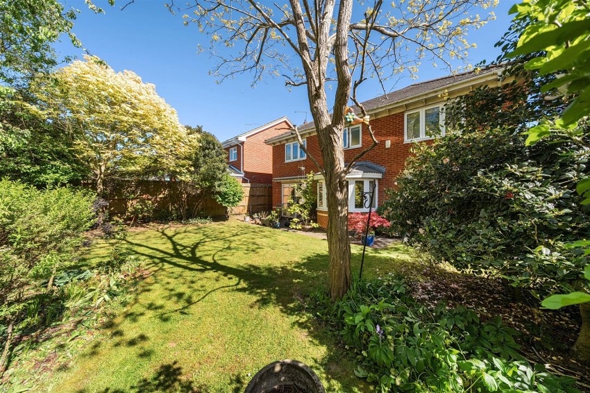 Images for Hunters Chase, Caversham, Reading