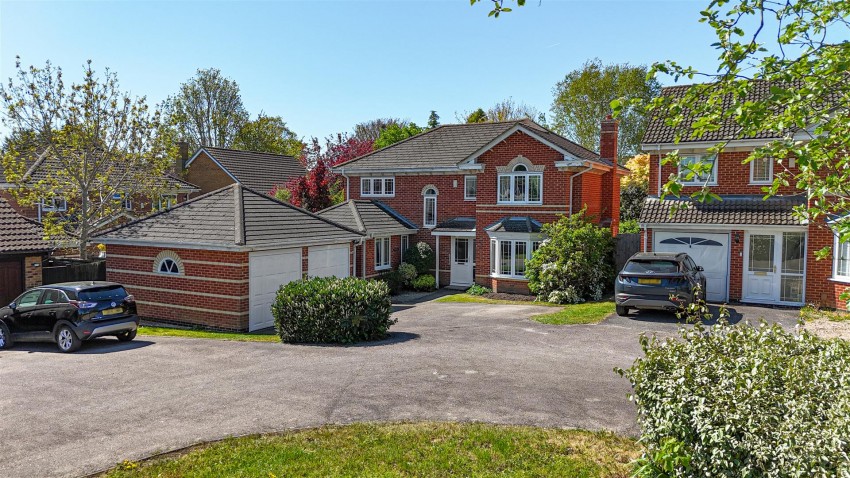 Images for Hunters Chase, Caversham, Reading