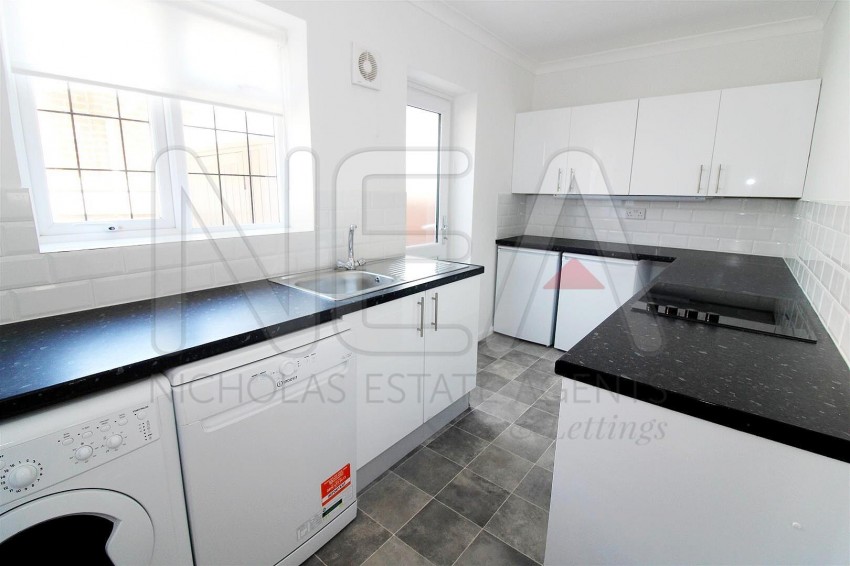Images for Berrylands Road, Caversham, Reading