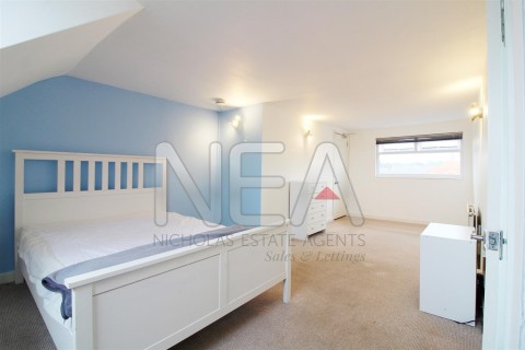 View Full Details for Gosbrook Road, Caversham, Reading