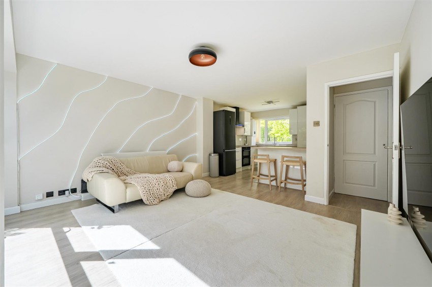 Images for West Fryerne, Parkside Road, Reading