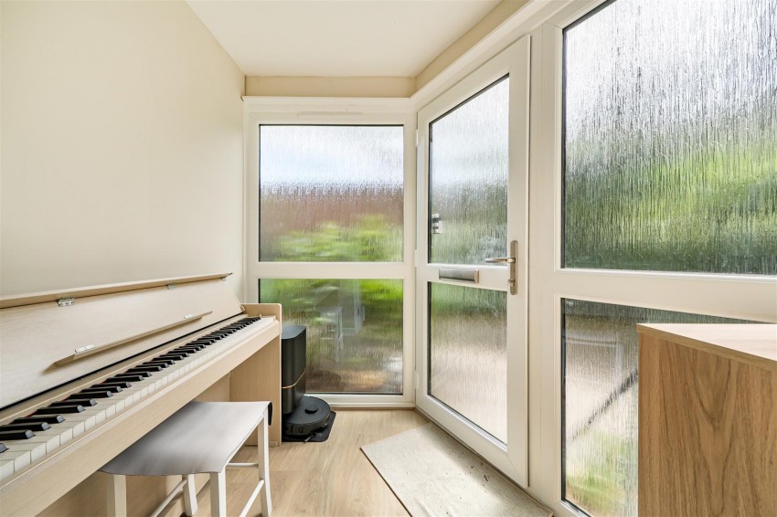 Images for West Fryerne, Parkside Road, Reading