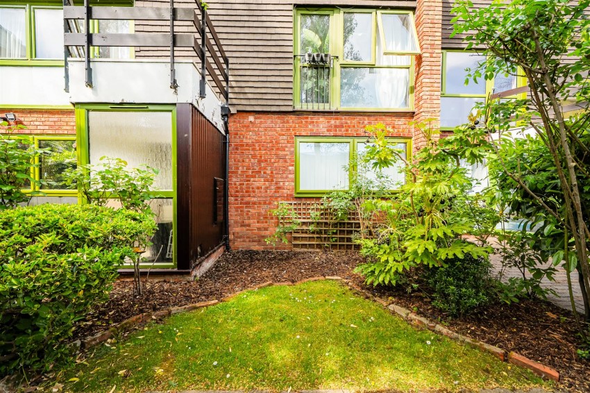 Images for West Fryerne, Parkside Road, Reading