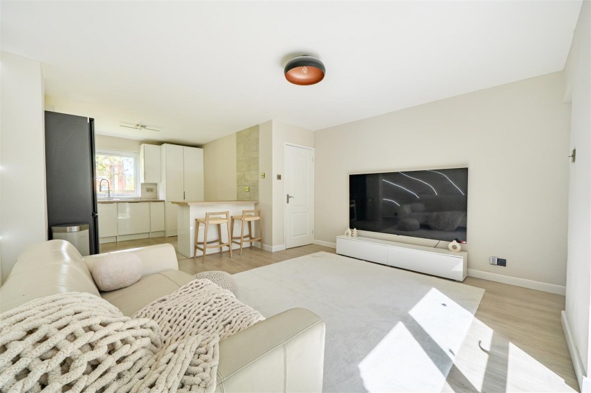 Images for West Fryerne, Parkside Road, Reading