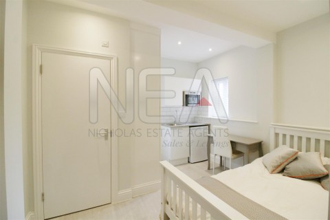 View Full Details for St. Johns Road, Caversham, Reading