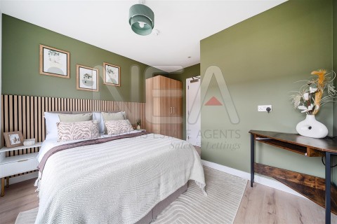 View Full Details for Curzon Street, Reading