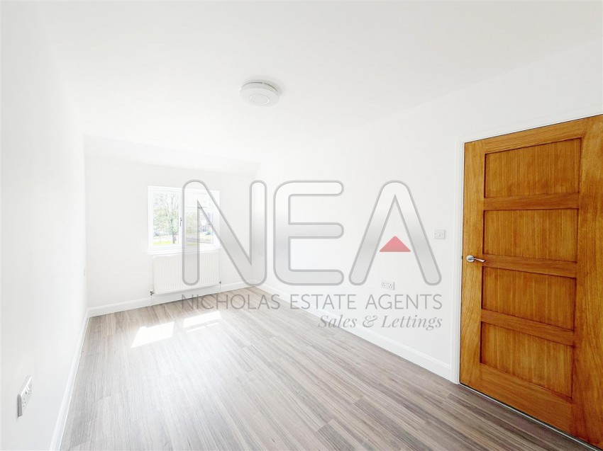 Images for Knights Way, Emmer Green, Reading