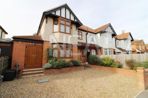 View Full Details for Buxton Avenue, Caversham Heights, Reading