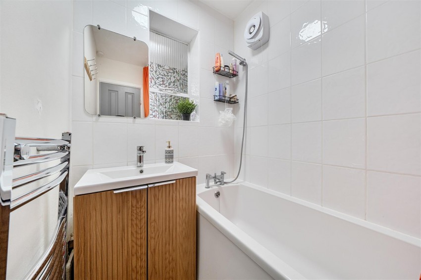 Images for Elizabeth House, Gosbrook Road, Caversham, Reading