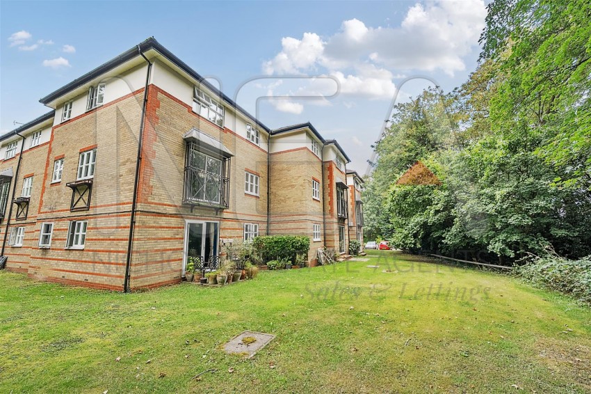 Images for Balmore Park, Caversham, Reading