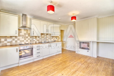 View Full Details for Gosbrook Road, Caversham, Reading