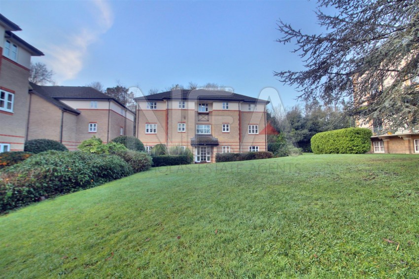 Images for Balmore Park, Caversham, Reading
