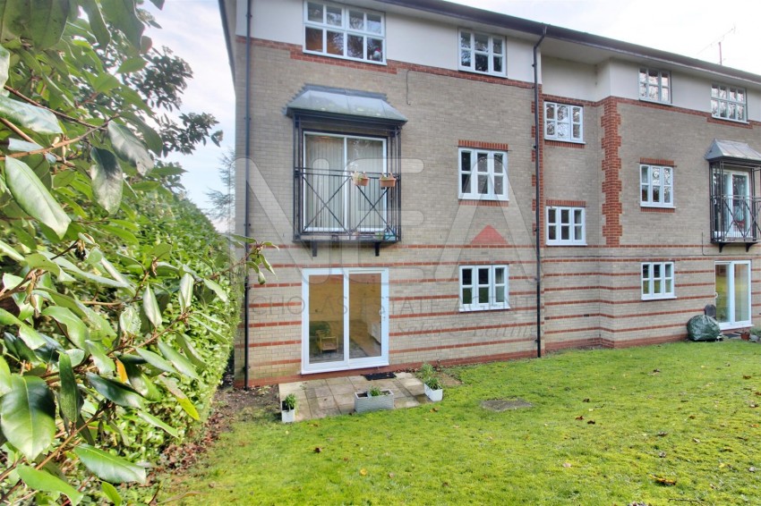 Images for Balmore Park, Caversham, Reading