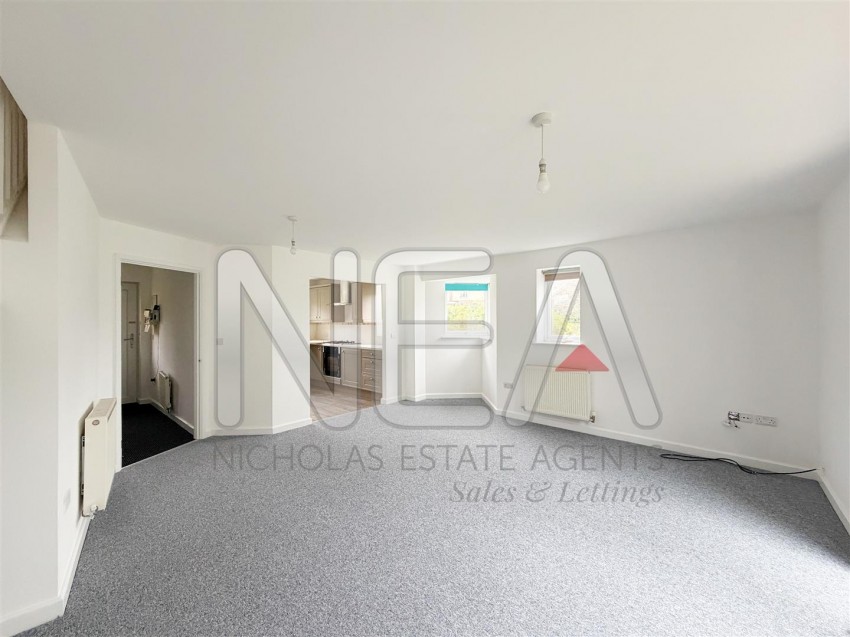Images for Evesham Road, Emmer Green, Reading