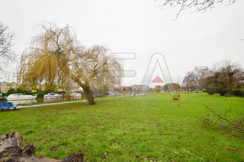 Images for Cardinal Close, Caversham, Reading