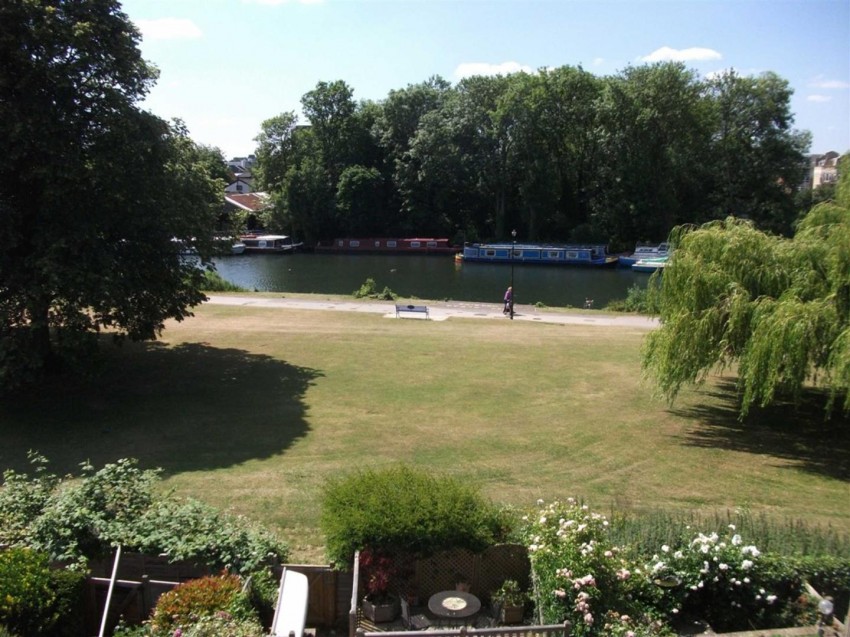 Images for Cardinal Close, Caversham, Reading