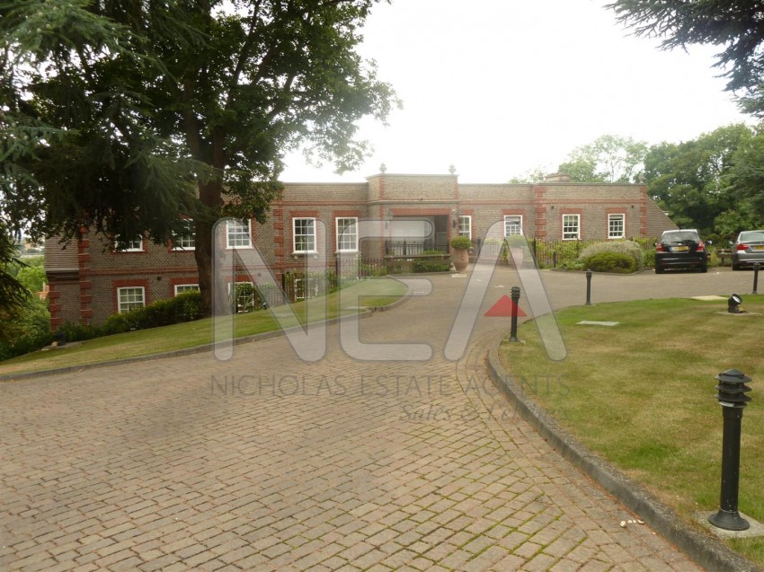 Images for Treetops, Caversham, Reading