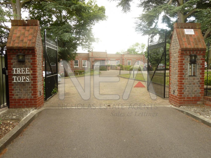 Images for Treetops, Caversham, Reading