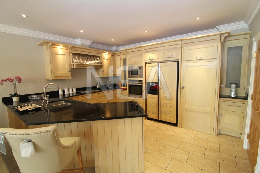 Images for Treetops, Caversham, Reading