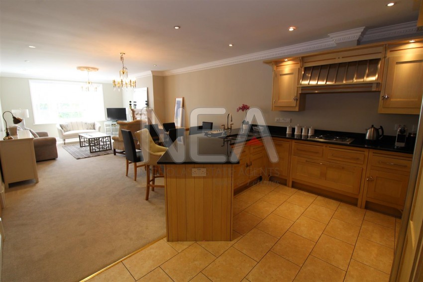 Images for Treetops, Caversham, Reading