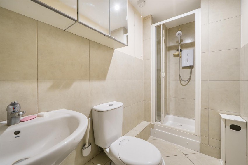 Images for Woodford Close, Caversham, Reading