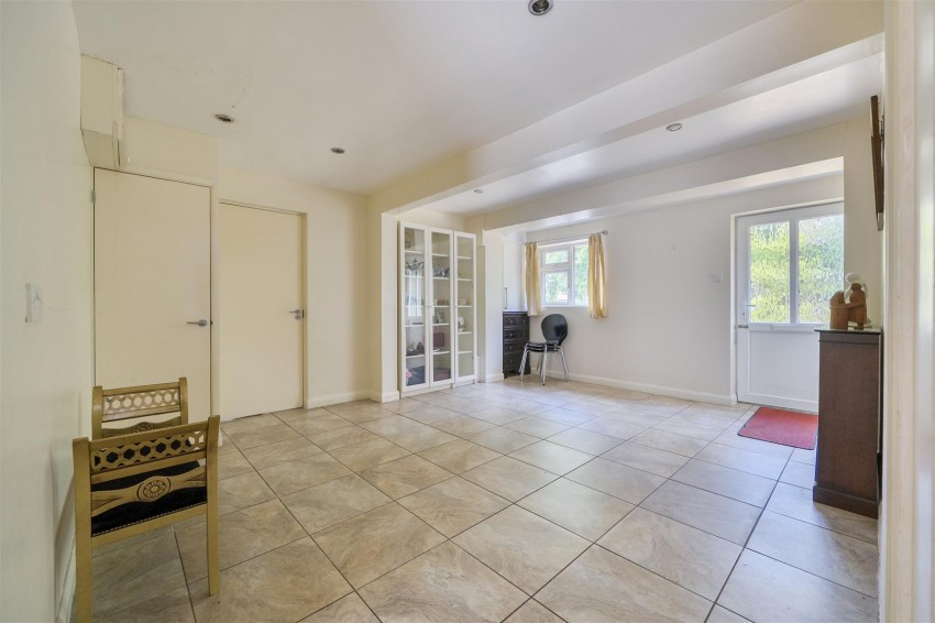 Images for Woodford Close, Caversham, Reading