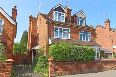 Seller, Harrogate Road, Caversham, Reading